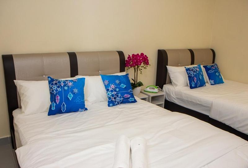 Southern Tip Hotel Pontian Kecil Esterno foto