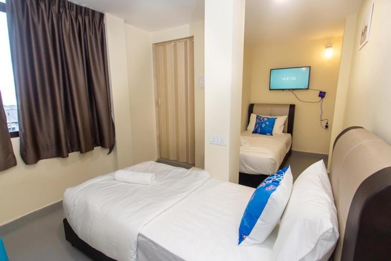 Southern Tip Hotel Pontian Kecil Esterno foto